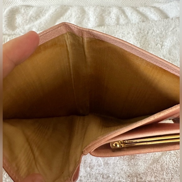 CHANEL CC Logo Caviar Skin Long Bifold Wallet - Picture 2 of 16